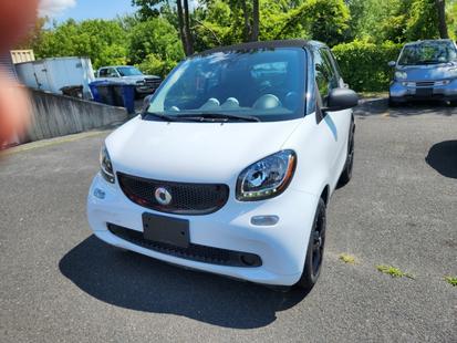 2017 smart fortwo - View 3