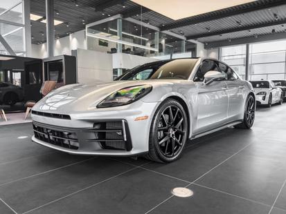 2024 Porsche Panamera 4