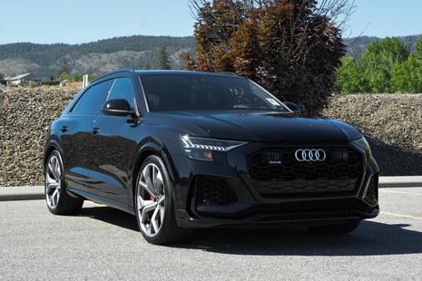 2022 RS Q8