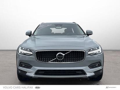 2025 Volvo V90 Cross Country