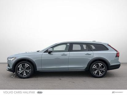 2025 Volvo V90 Cross Country - View 2