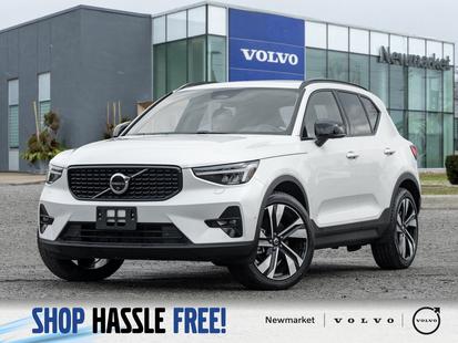 2025 Volvo XC40 B5 AWD Plus Dark Theme CPO 21ALLOY WHEELS 4 Cylinder Engine AWD