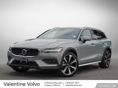 2025 Volvo V60 Cross Country