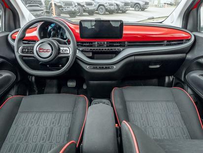2024 FIAT 500e - View 4