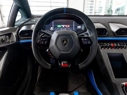 2022 Lamborghini Huracan STO