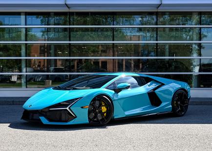 2024 Lamborghini Revuelto HPEV