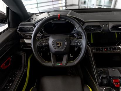 2024 Lamborghini Urus Performante